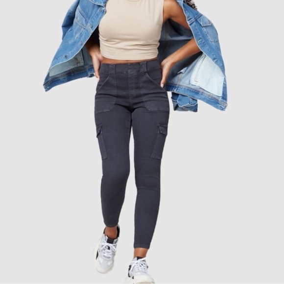 NWT Spanx Stretch Twill Cargo Ankle Pants in Grey - Picture 1 of 9